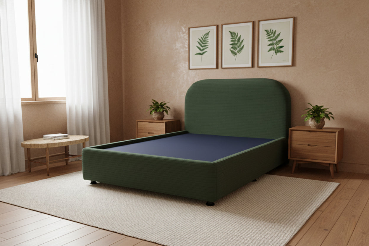 Cama Marsella Queen Size Tapizada Velvet Canalé | Base + Cabecera Curva Acojinada